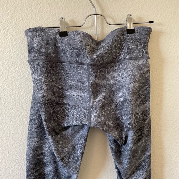 Lululemon Wunder Under Low-Rise Tight Full-On Luxtreme 28" in Area Ice Grey 10 - Picture 4 of 7